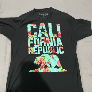 California Republic t-shirt. Never worn. Size L.